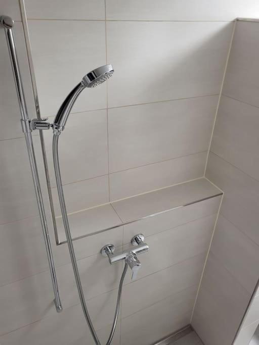 Schoene Einliegerwohnung 200M Vom Wasser Entfernt Stein Am Rhein Esterno foto